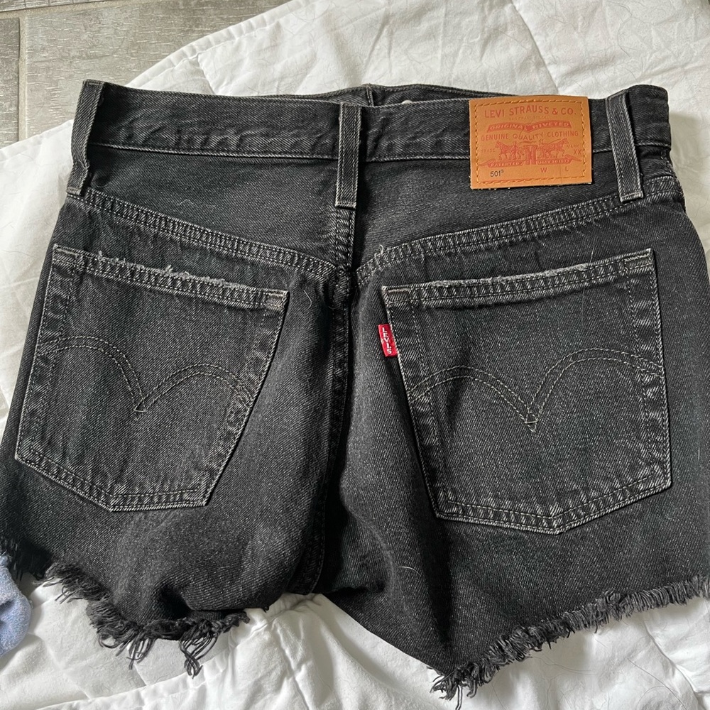 Levi’s size 25 black denim shorts